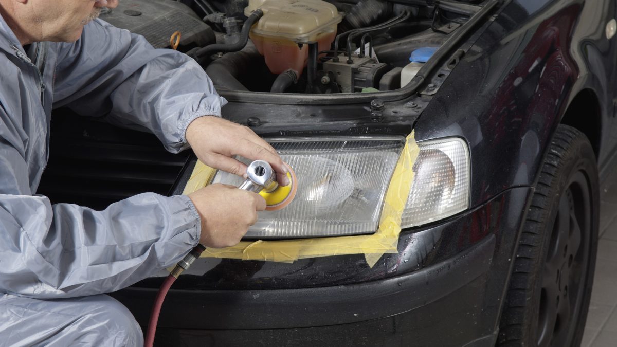 Astuce voiture : comment rénover vos optiques de phares ?